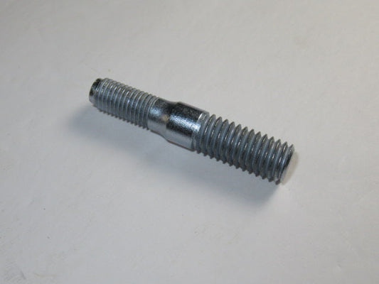 06-3824 Cylinder base Stud - Stepped Norton
