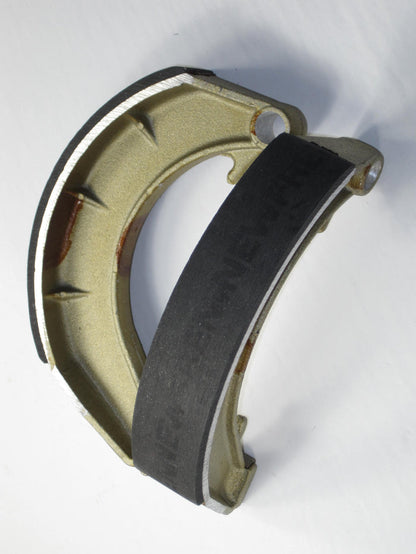 06-7715 Norton 8" front brake shoes single leading NM18502 Atlas Dominator