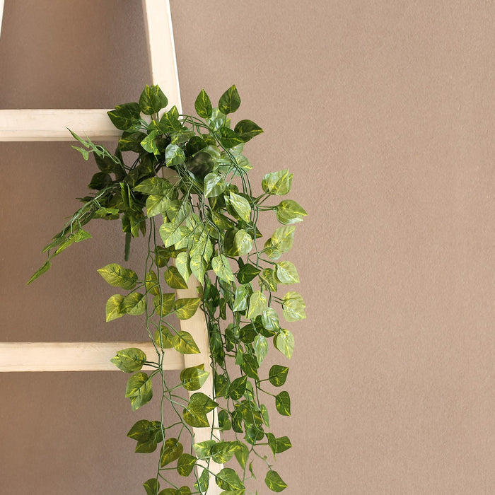 silk, artificial pothos plant, greenery garland, leaf garland, decorative vines#color_green