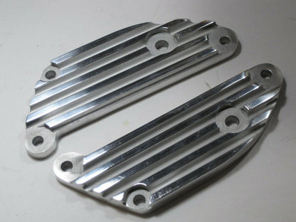 70-4711 Triumph finned passenger footpeg engine plate set unit 650 aluminum