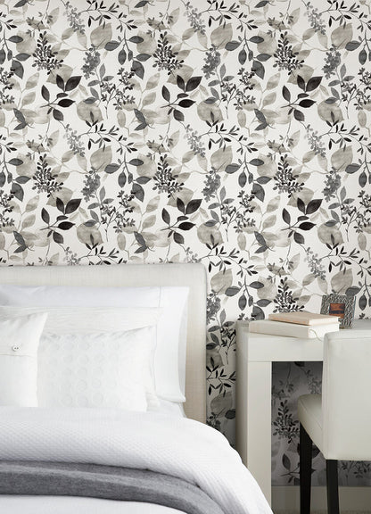 Breezy P&S Wallpaper in a room setting