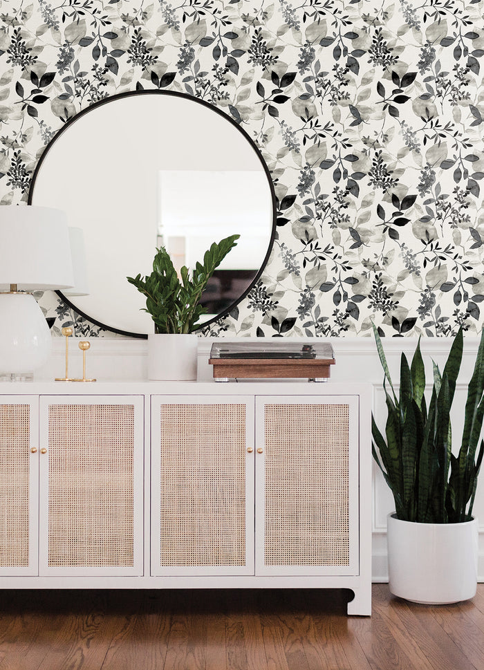 Breezy P&S Wallpaper in a room setting